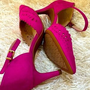 NWOT…Amelia Grace Beautiful Hot Pink Ankle Strap Heels